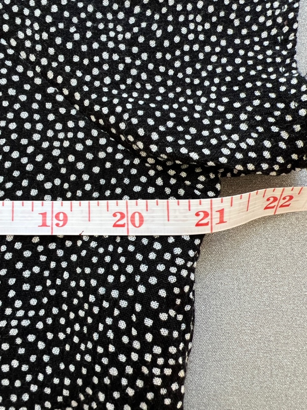 LOFT | Black & White Dot Short Flutter Sleeves Office Blouse Style #612187 Small - Picture 12 of 17